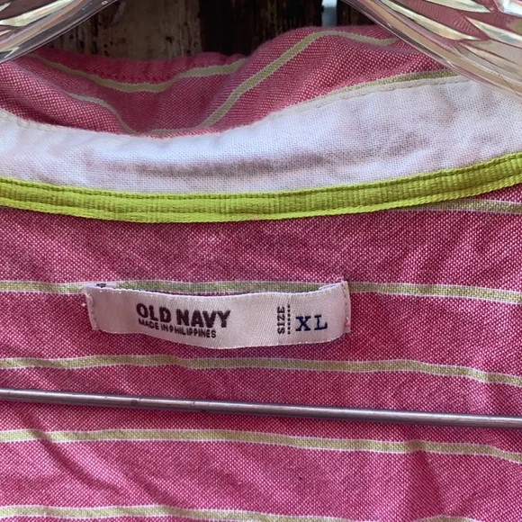 Old Navy button Down shirt sz. XL - Picture 2 of 4